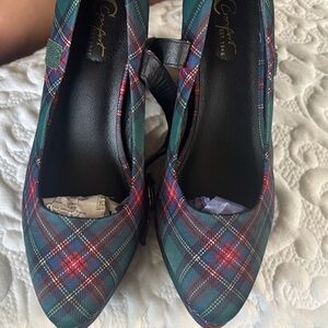 comfort plus by Predictions Plaid Pointed-Toe Pumps in Green and Red